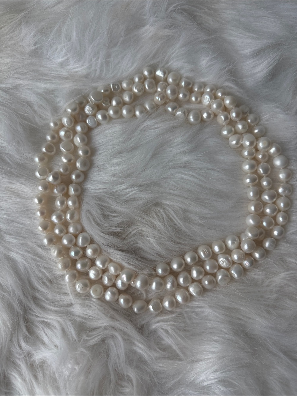 Vintage Luminous White Faux Pearl Necklace. 160 cm